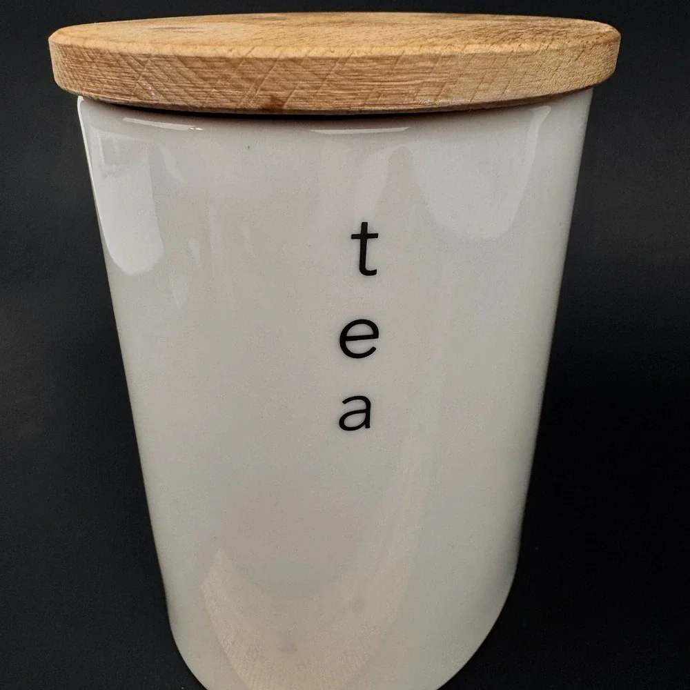 Rare Oval White Ovation Wade Ceramic Wood Lid Tea Vertical Writing Storage